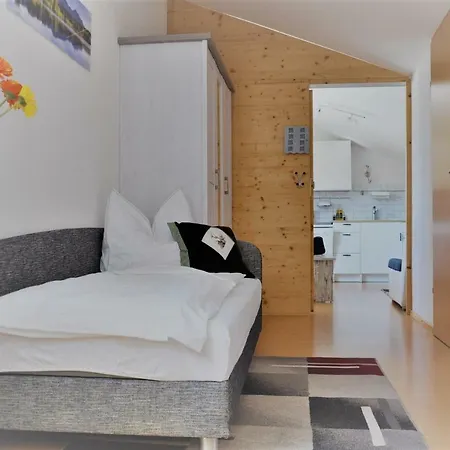 Margit Apartment *
